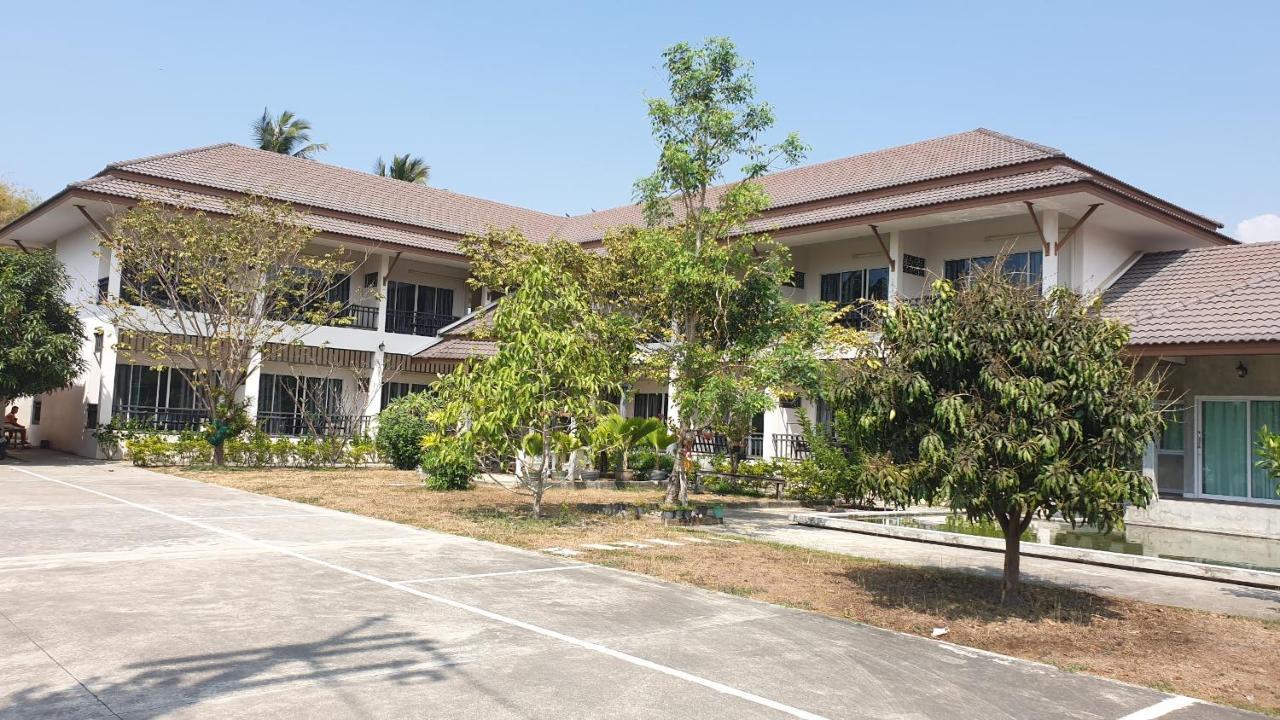 Super Oyo 662 Malee Bunga Hotel Chonburi Exteriör bild